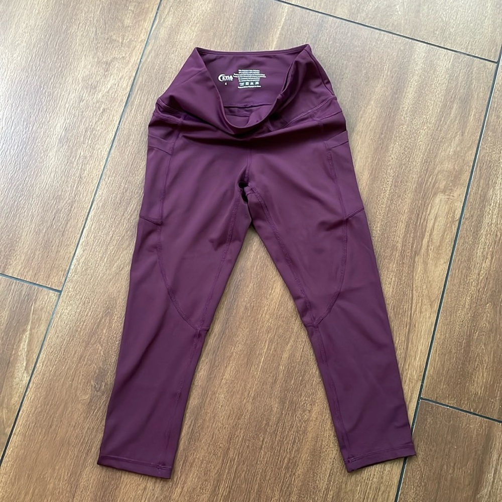 ZYIA crop leggings plum, size 4, excellent condition